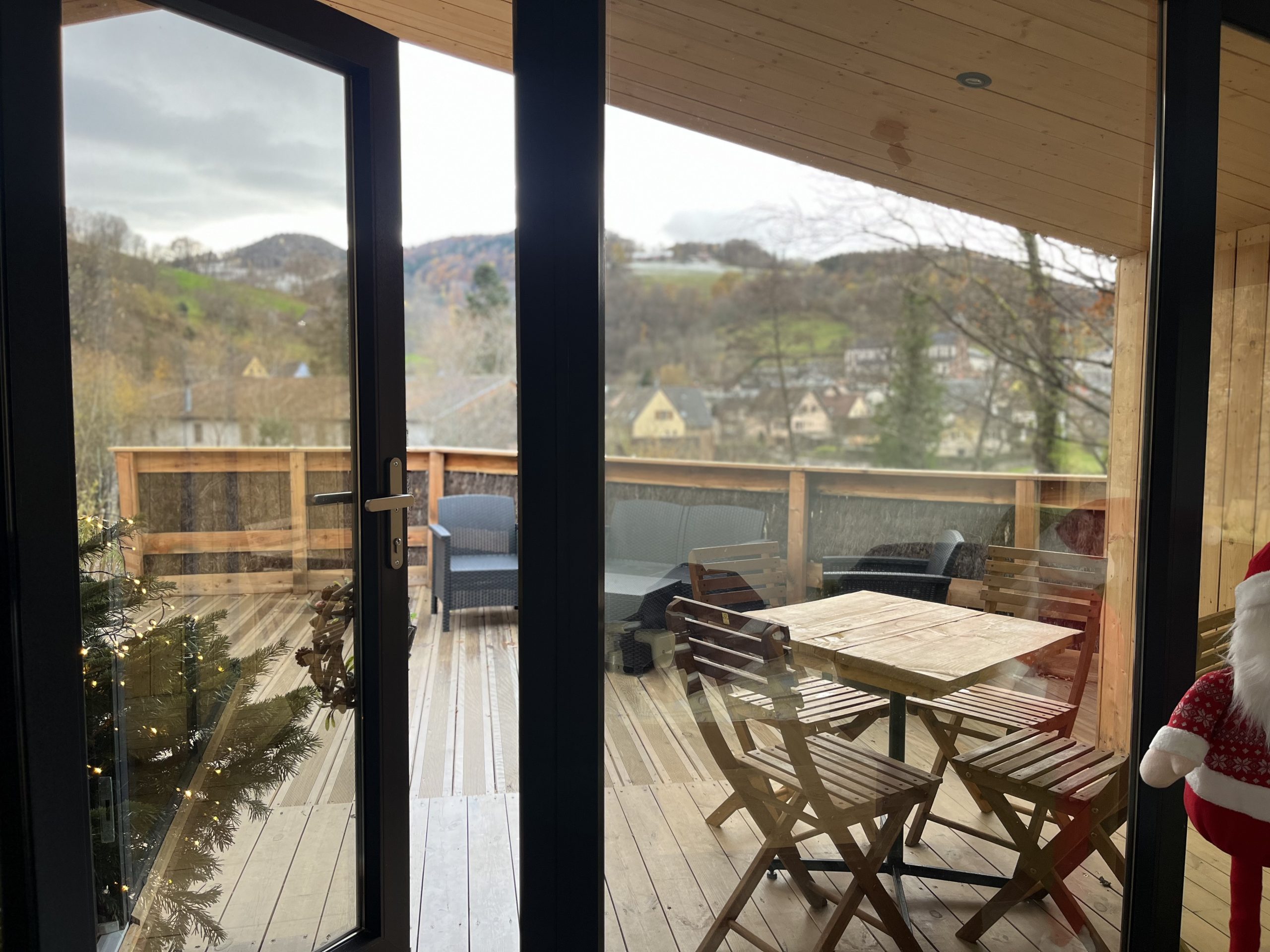 Gite_cassiopee_insolite_hiver_terrasse_alsace