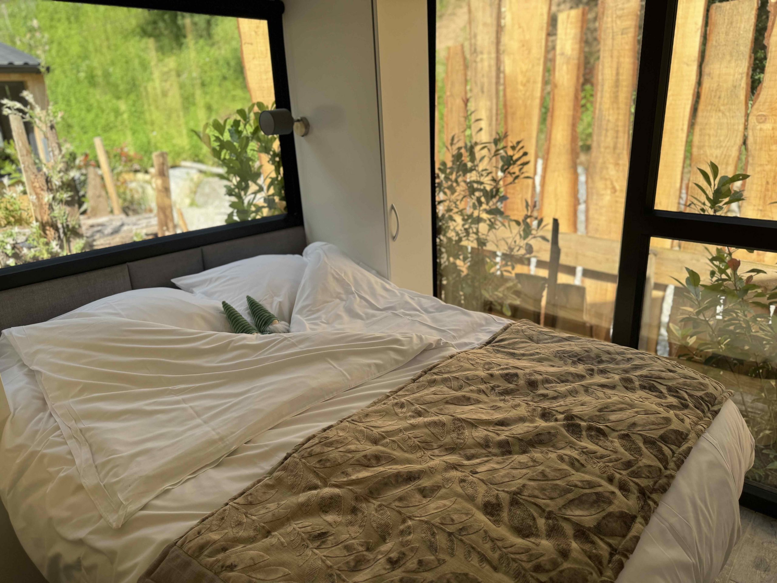 tiny_house_gite_cchambre_couple_insolite